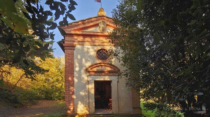 Image No.12-28 Bed Villa for sale