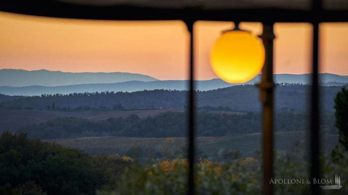 Image No.6-28 Bed Villa for sale