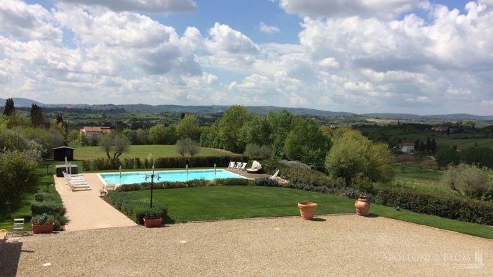 Image No.22-12 Bed Apartment for sale