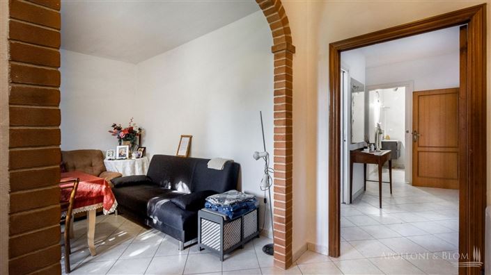 Image No.19-6 Bed Apartment for sale