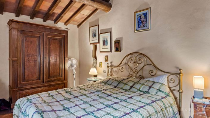 Image No.24-5 Bed Apartment for sale