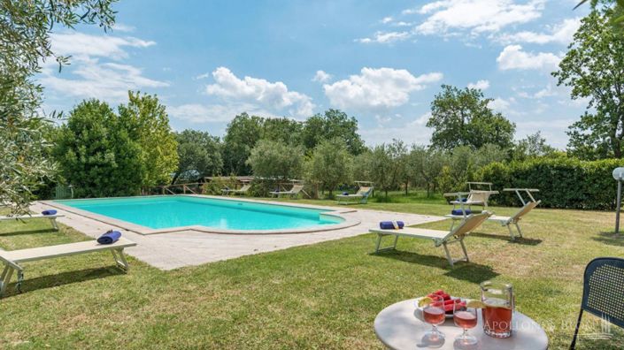 Image No.10-6 Bed Apartment for sale