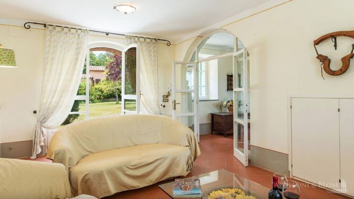 Image No.21-6 Bed Apartment for sale