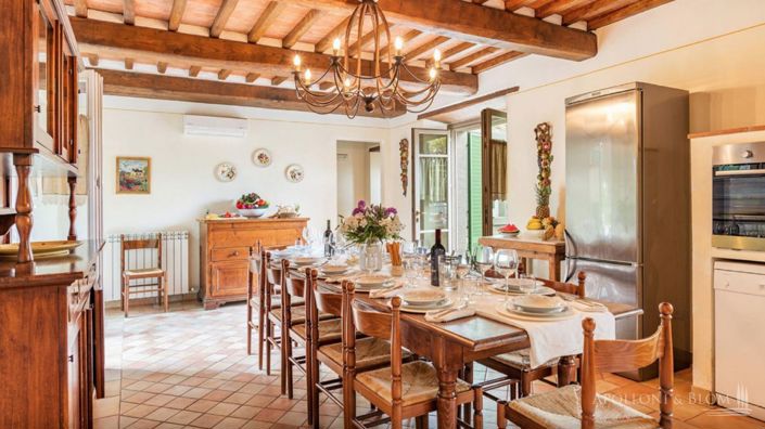 Image No.24-6 Bed Apartment for sale