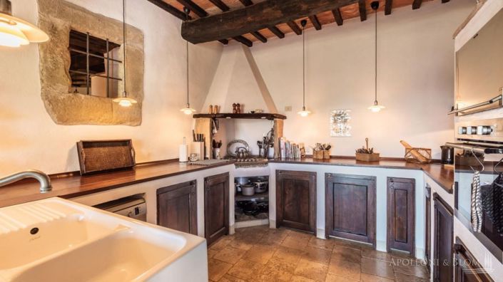 Image No.21-9 Bed Apartment for sale