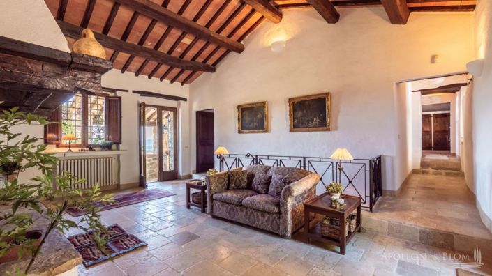 Image No.25-9 Bed Apartment for sale