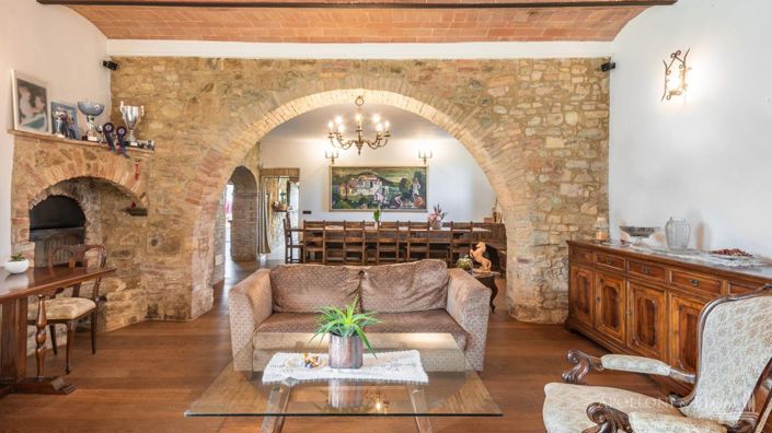 Image No.12-10 Bed Apartment for sale