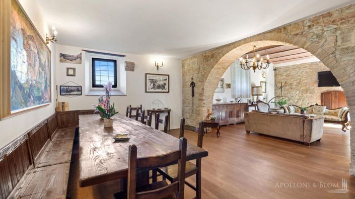 Image No.13-10 Bed Apartment for sale