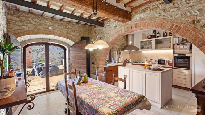 Image No.15-10 Bed Apartment for sale