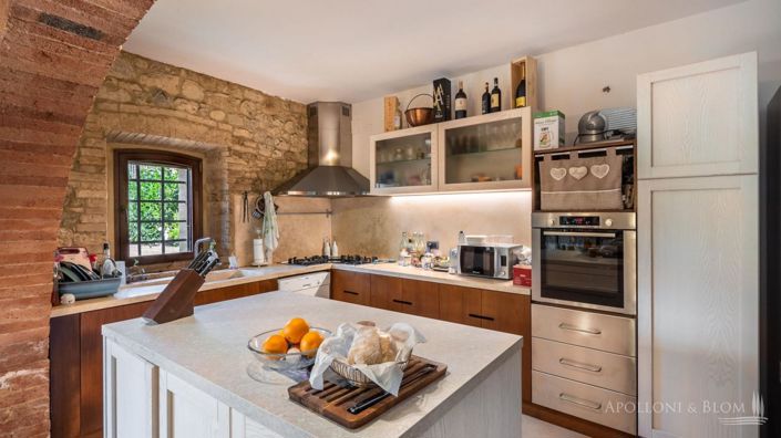 Image No.16-10 Bed Apartment for sale