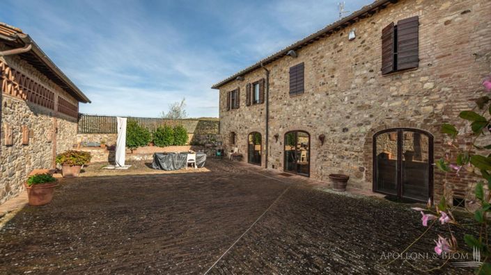 Image No.18-10 Bed Apartment for sale