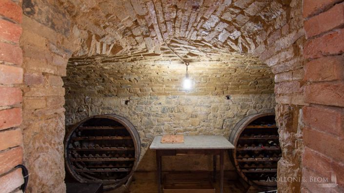 Image No.23-10 Bed Apartment for sale