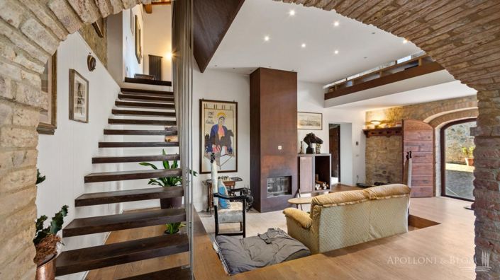 Image No.4-10 Bed Apartment for sale