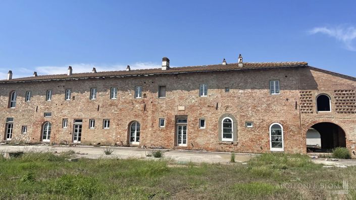 Image No.1-26 Bed Apartment for sale