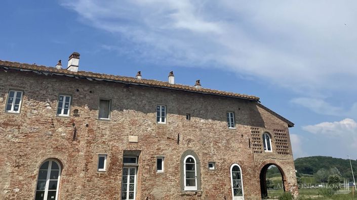 Image No.3-26 Bed Apartment for sale