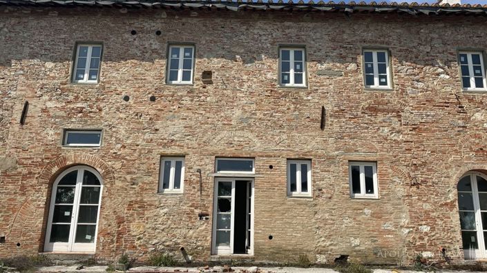 Image No.9-26 Bed Apartment for sale