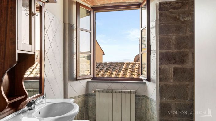 Image No.18-5 Bed Country House for sale