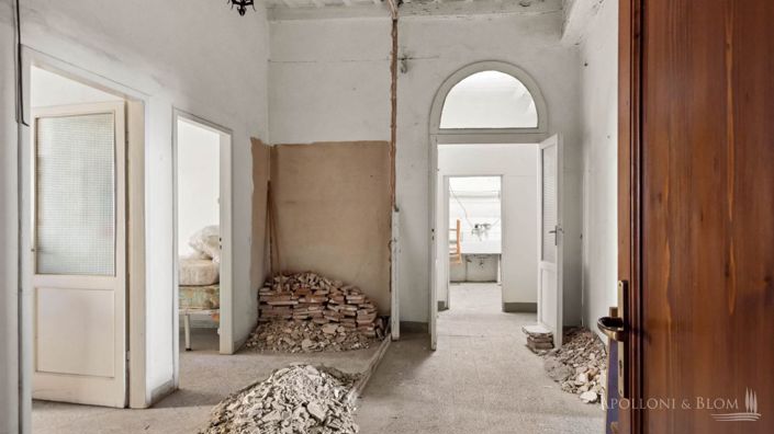 Image No.25-5 Bed Country House for sale