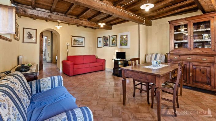 Image No.14-8 Bed Apartment for sale