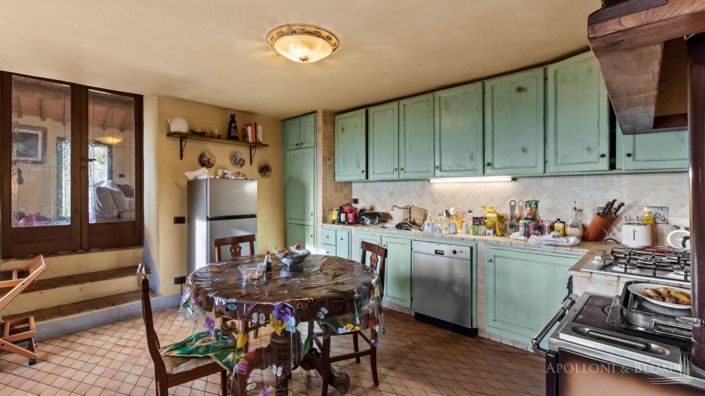 Image No.16-8 Bed Apartment for sale