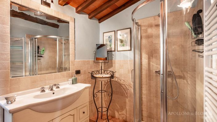 Image No.22-8 Bed Apartment for sale