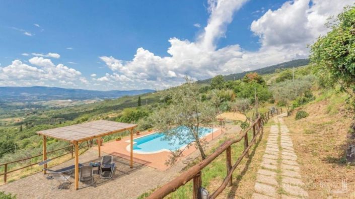 Image No.25-8 Bed Apartment for sale