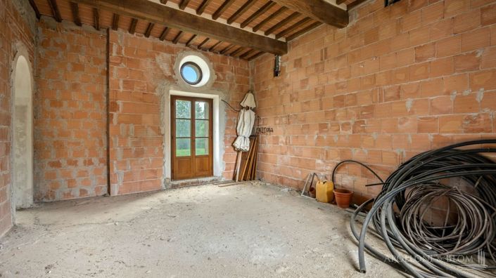 Image No.20-6 Bed Apartment for sale