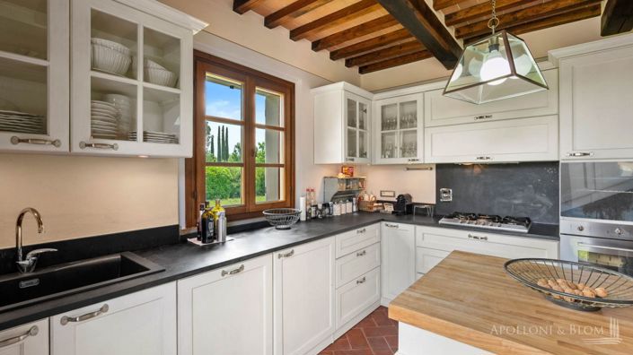 Image No.18-4 Bed Apartment for sale