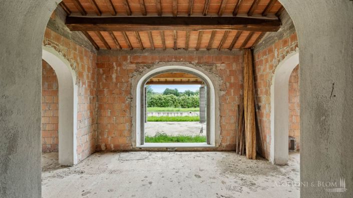 Image No.15-6 Bed Apartment for sale