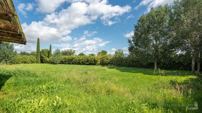 Image No.20-6 Bed Apartment for sale