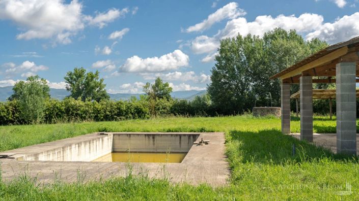 Image No.21-6 Bed Apartment for sale