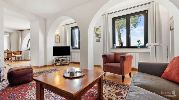 Image No.16-7 Bed Apartment for sale