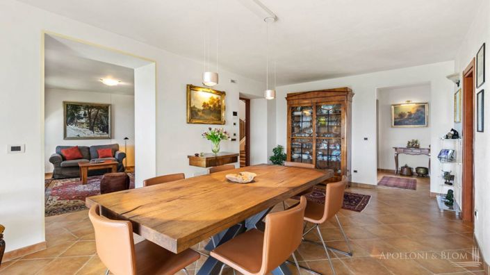 Image No.17-7 Bed Apartment for sale