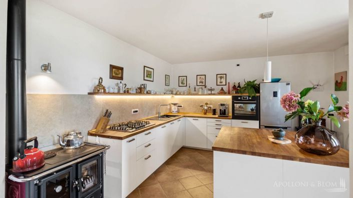 Image No.19-7 Bed Apartment for sale