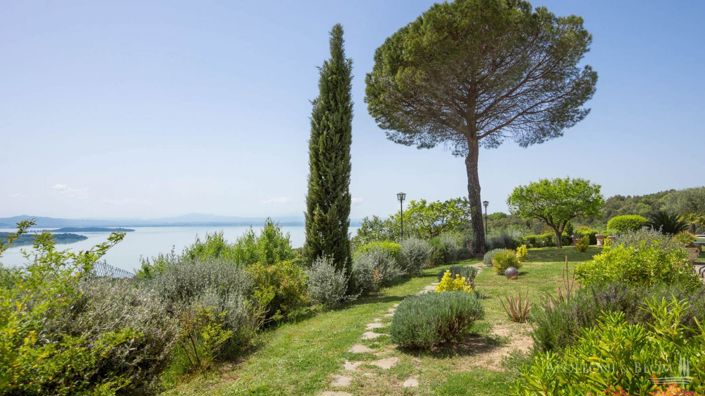 Image No.25-7 Bed Apartment for sale