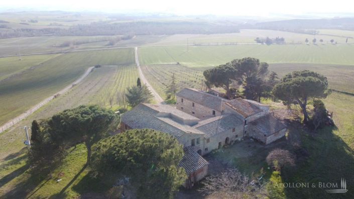 Image No.15-8 Bed Apartment for sale