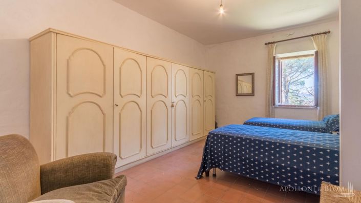 Image No.22-8 Bed Apartment for sale