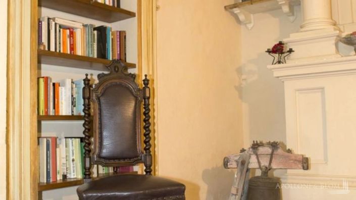 Image No.11-8 Bed Apartment for sale