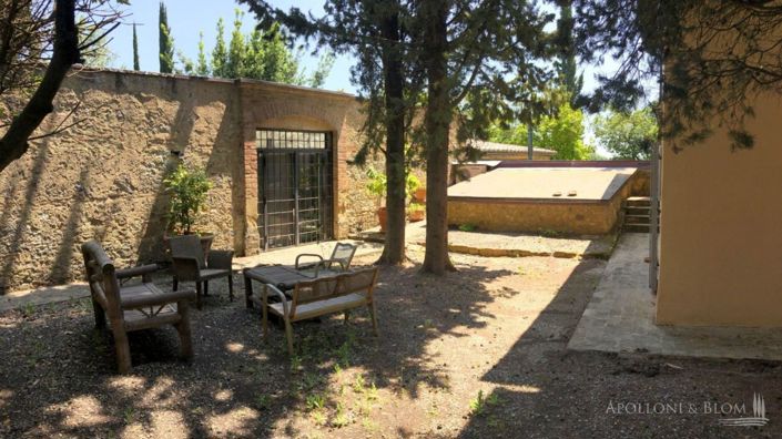 Image No.15-8 Bed Apartment for sale