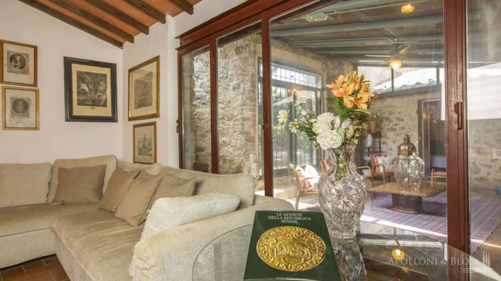 Image No.18-8 Bed Apartment for sale