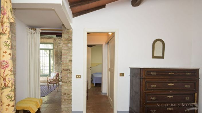 Image No.23-8 Bed Apartment for sale