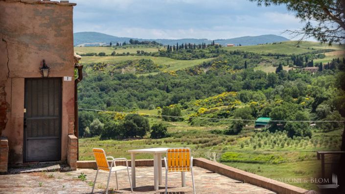 Image No.4-11 Bed Vineyard for sale