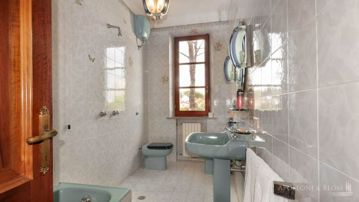 Image No.23-5 Bed Country House for sale