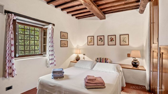 Image No.24-8 Bed Apartment for sale