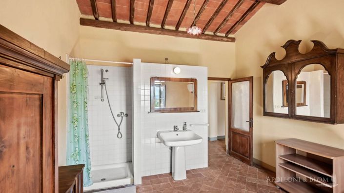 Image No.24-4 Bed Apartment for sale