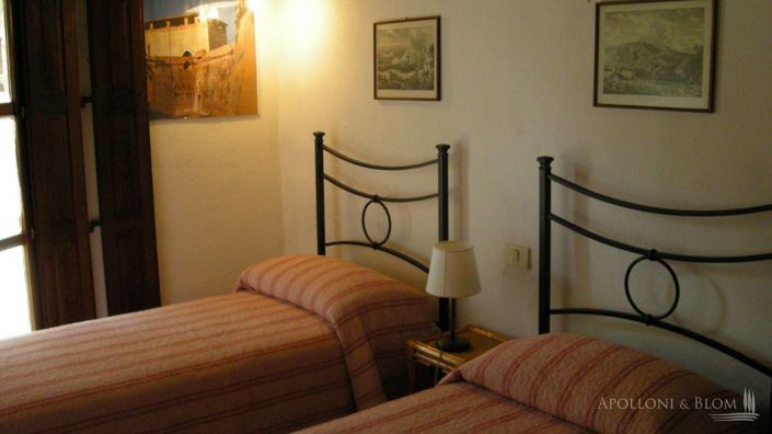 Image No.24-6 Bed Chateaux for sale