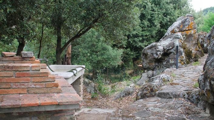 Image No.28-6 Bed Chateaux for sale