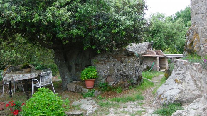 Image No.30-6 Bed Chateaux for sale