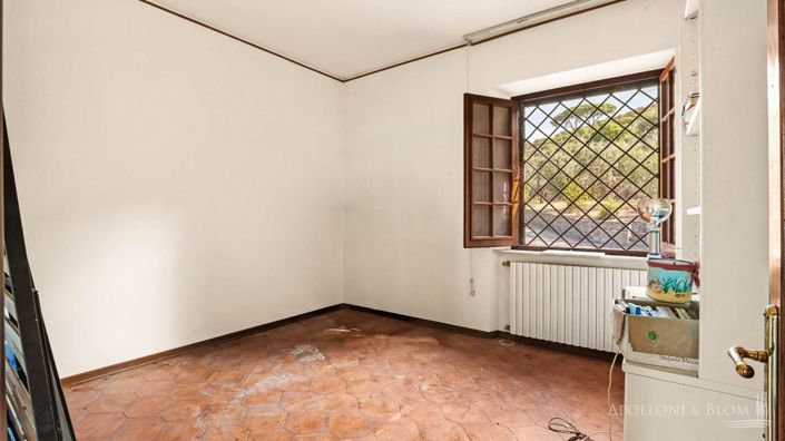 Image No.23-4 Bed Country House for sale