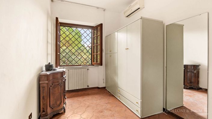 Image No.24-4 Bed Country House for sale